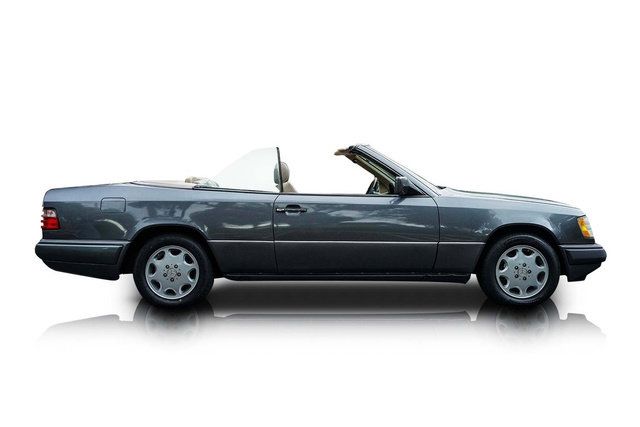 Used 1995 Mercedes-Benz E 320 Convertible image 2