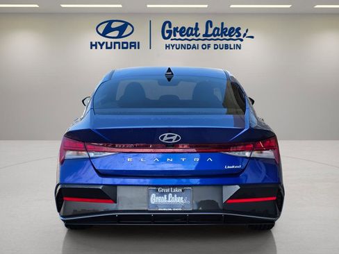 Certified 2025 Hyundai Elantra Limited FWD image 4