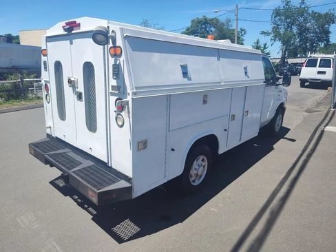 Used 2009 Ford E-350 and Econoline 350 Super Duty RWD image 5