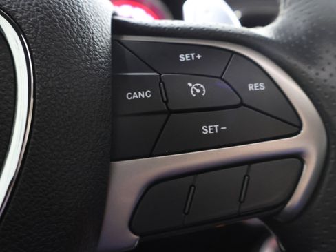 Used 2018 Dodge Challenger SRT Hellcat RWD image 15