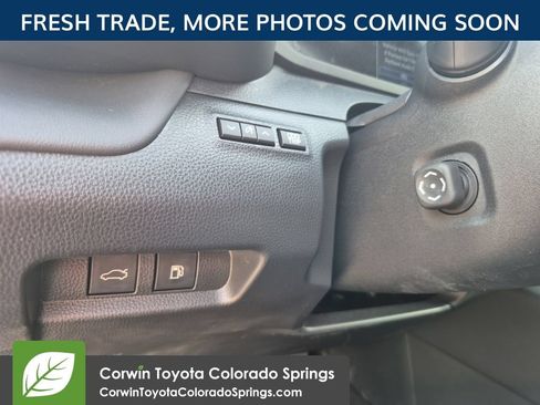 Used 2025 Toyota Crown Platinum AWD/4WD image 12