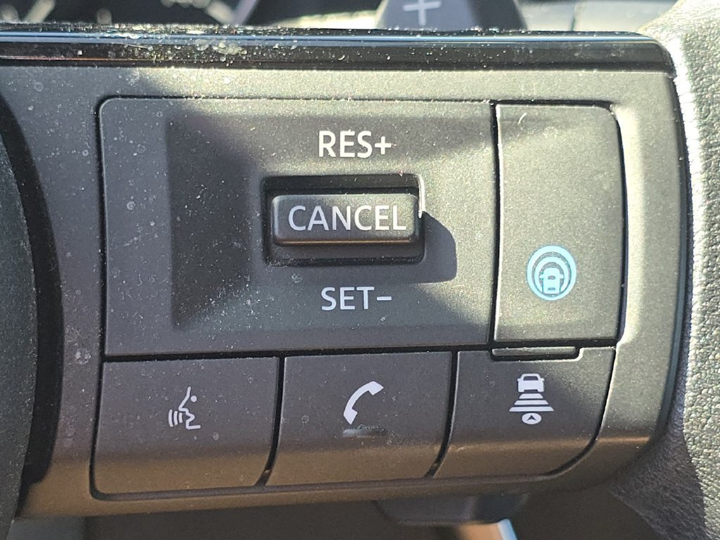 Used 2023 Nissan Rogue SV AWD/4WD image 31