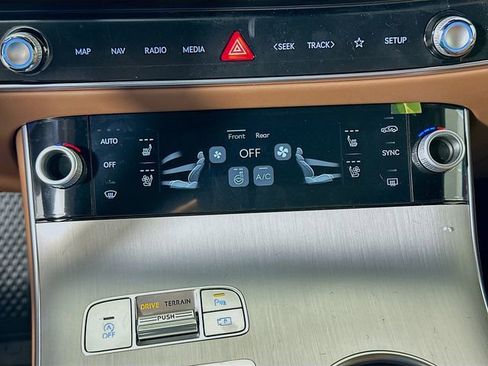 New 2026 Genesis GV70 2.5T Advanced image 14