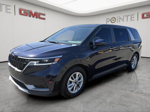 Used 2024 Kia Carnival LX FWD image 7