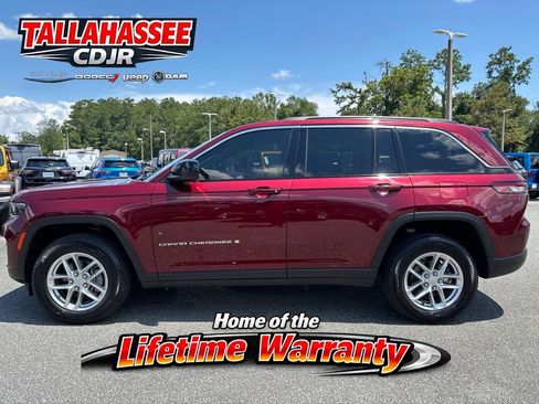 Used 2024 Jeep Grand Cherokee Laredo X w/ Trailer Tow Package AWD/4WD image 8