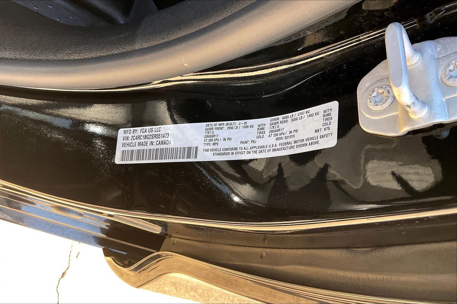 Used 2025 Chrysler Pacifica Select FWD image 35