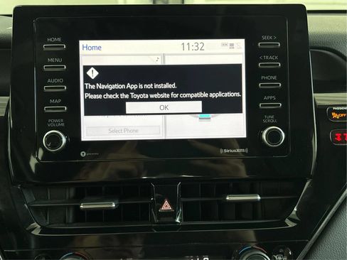 Used 2021 Toyota Camry LE FWD image 34