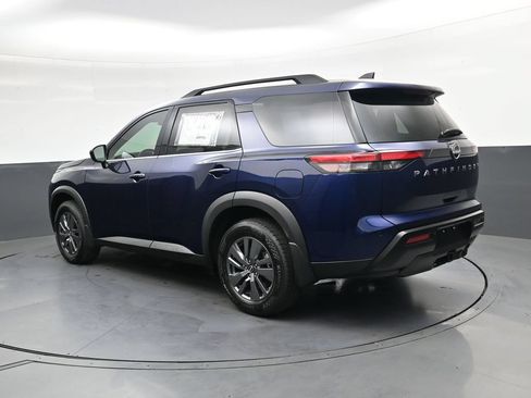 Certified 2026 Nissan Pathfinder SV w/ SV Premium Package FWD image 8