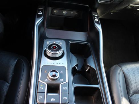 Certified 2023 Kia Sorento EX image 25