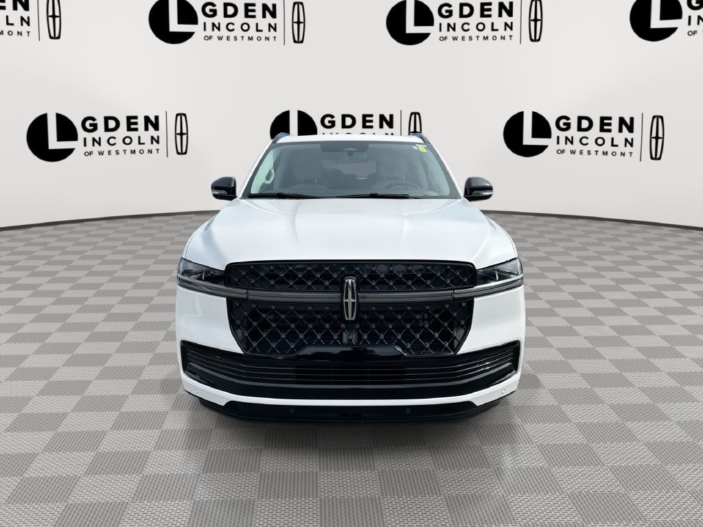 Certified 2026 Lincoln Navigator Reserve w/ Jet Appearance Package AWD/4WD image 3