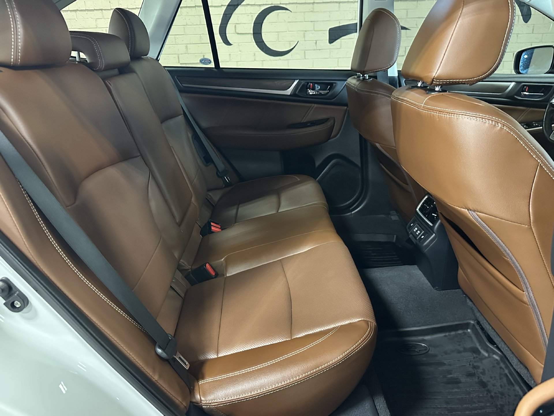 Used 2019 Subaru Outback 2.5i Touring AWD/4WD image 17