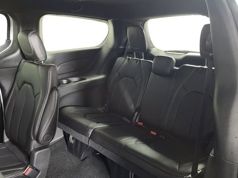 New 2026 Chrysler Pacifica Select image 24