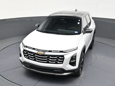 Used 2025 Chevrolet Equinox LT w/ Safety and Technology Package FWD image 20