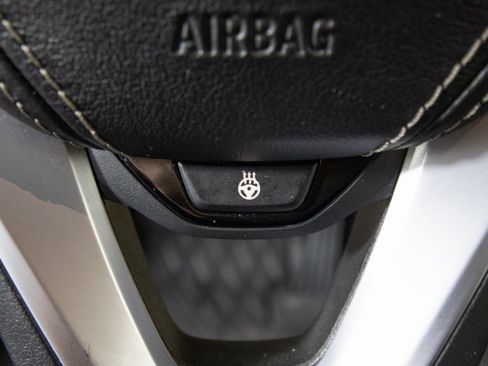 Used 2022 BMW X7 xDrive40i w/ Premium Package image 29