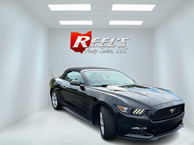 Used 2017 Ford Mustang Convertible RWD image 5