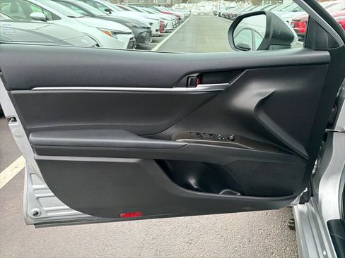 Used 2023 Toyota Camry SE image 19