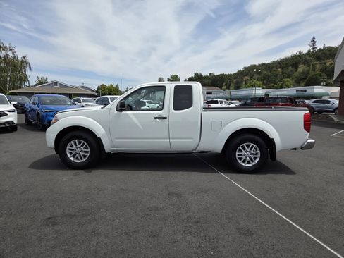 Used 2020 Nissan Frontier SV RWD image 8