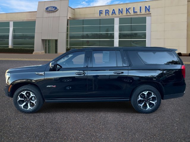 Used 2025 GMC Yukon XL AT4 w/ AT4 Premium Package AWD/4WD image 4