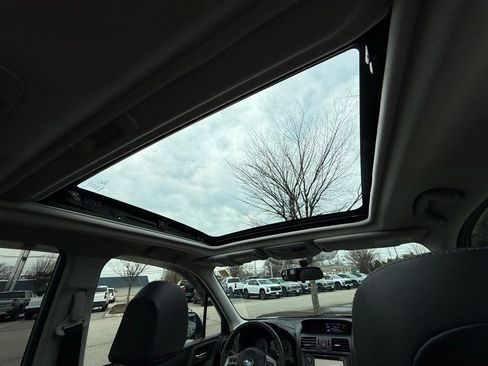 Used 2015 Subaru Forester 2.5i Limited image 26