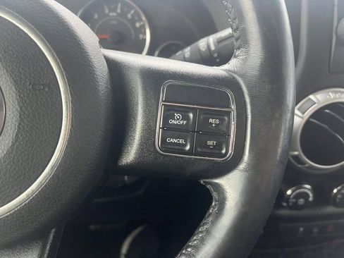 Used 2018 Jeep Wrangler Unlimited Sahara w/ Connectivity Group image 18