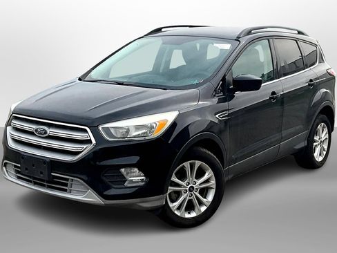 Used 2018 Ford Escape SE w/ SE Sync 3 Package FWD image 13