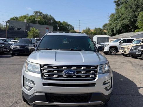 Used 2016 Ford Explorer XLT w/ Equipment Group 202A AWD/4WD image 3