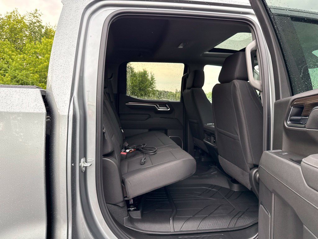 New 2026 Chevrolet Silverado 1500 RST w/ Dark Appearance Package AWD/4WD image 11