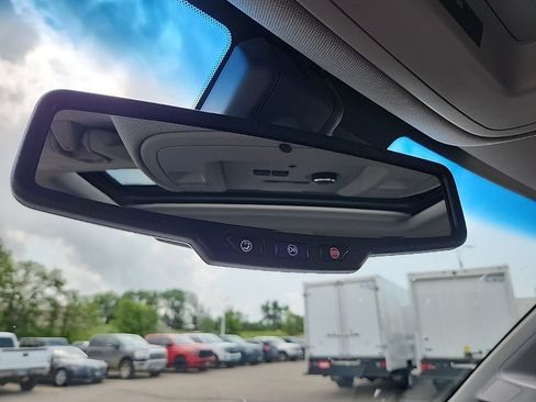 Certified 2018 GMC Yukon Denali w/ Open Road Package AWD/4WD image 18