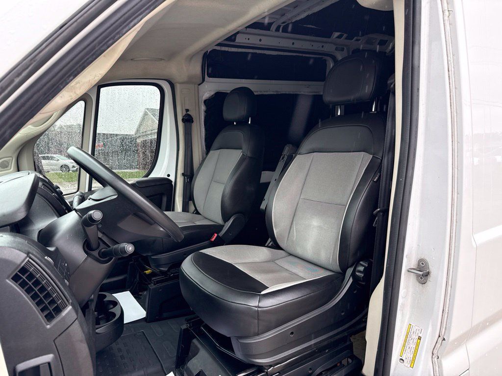 Used 2021 RAM ProMaster 2500 FWD image 2