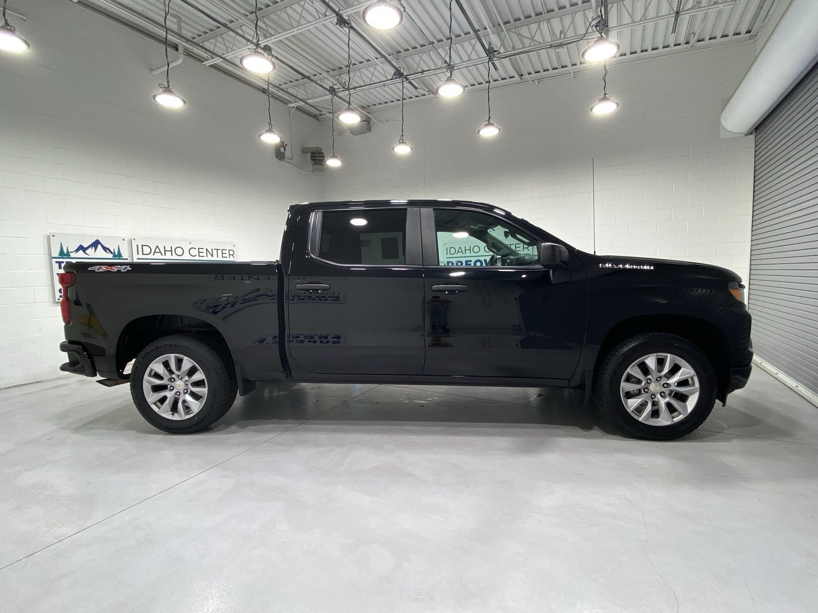 Used 2022 Chevrolet Silverado 1500 Custom AWD/4WD image 9