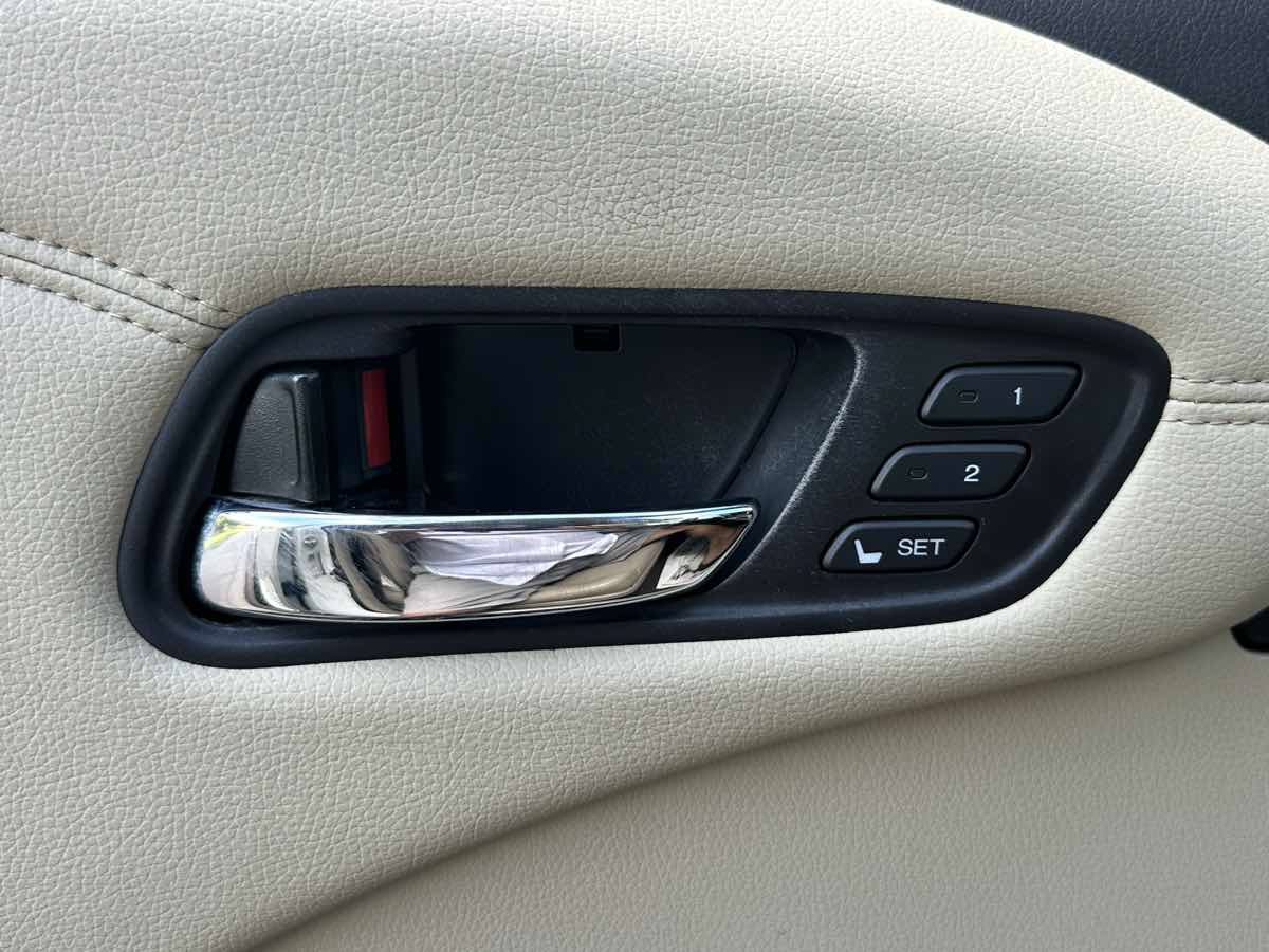 Used 2017 Acura RDX w/ Advance Package FWD image 27