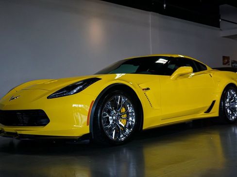Used 2017 Chevrolet Corvette Z06 RWD image 3