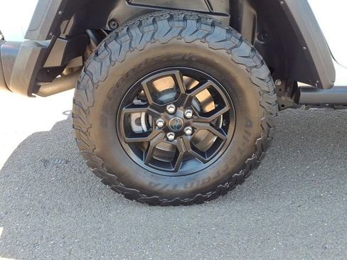 Certified 2024 Jeep Wrangler Unlimited AWD/4WD image 10