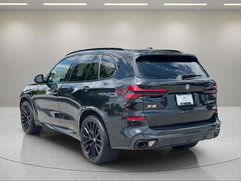 Used 2024 BMW X5 sDrive40i w/ M Sport Package RWD image 3