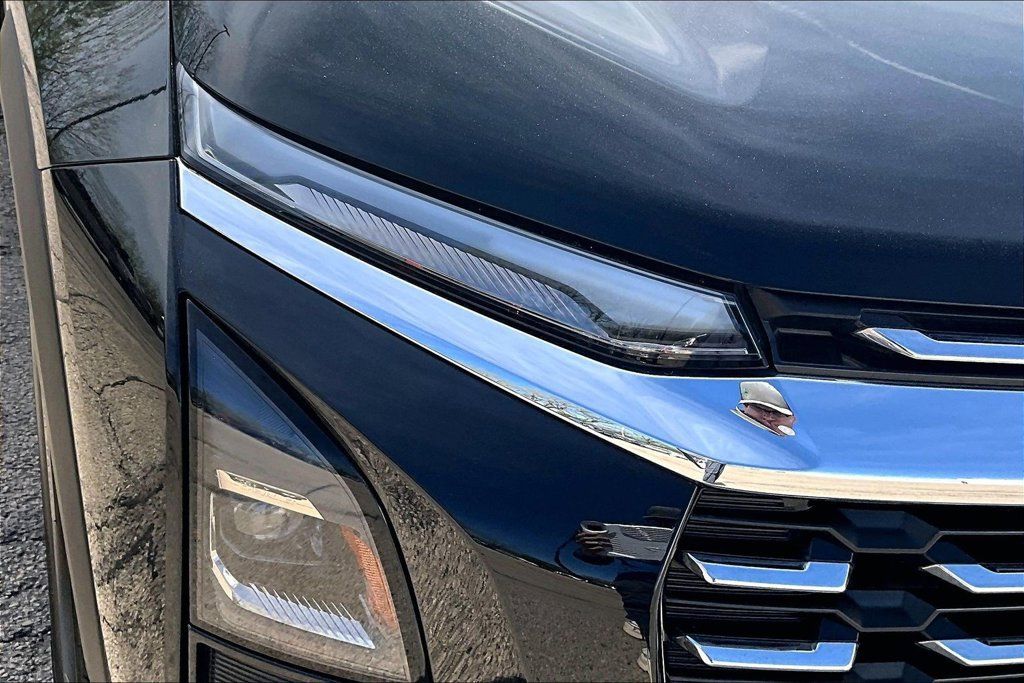 Used 2025 Chevrolet Equinox LT AWD/4WD image 33