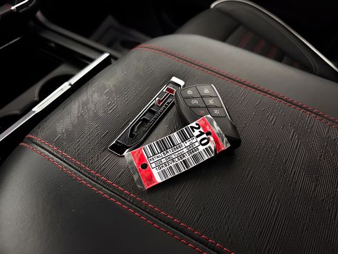 Used 2025 GMC Yukon AT4 Ultimate w/ LPO, Floor Liner Package AWD/4WD image 28