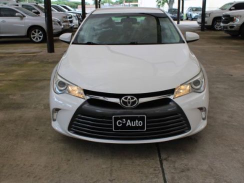 Used 2015 Toyota Camry LE image 2