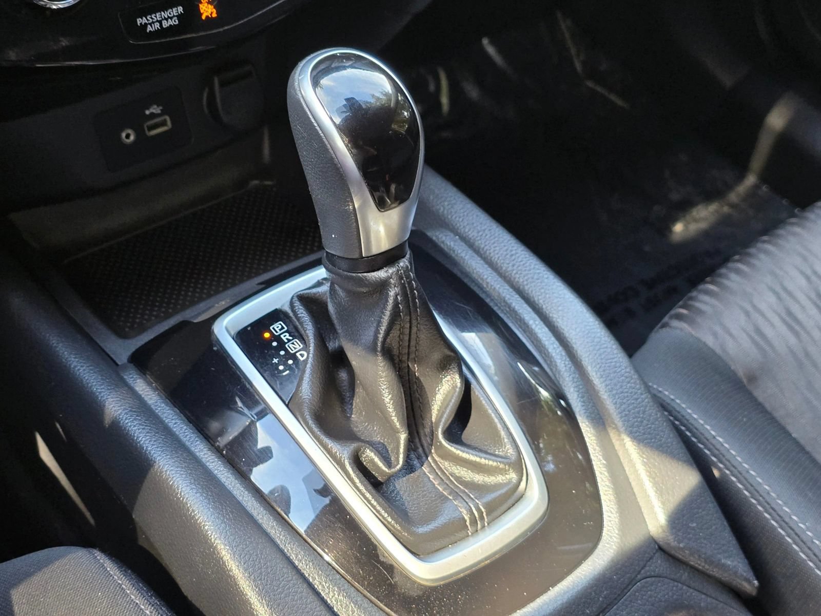 Used 2019 Nissan Rogue SV FWD image 32