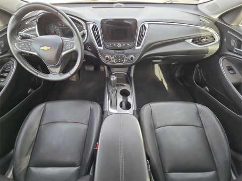Certified 2020 Chevrolet Malibu LT w/ Leather Package image 21