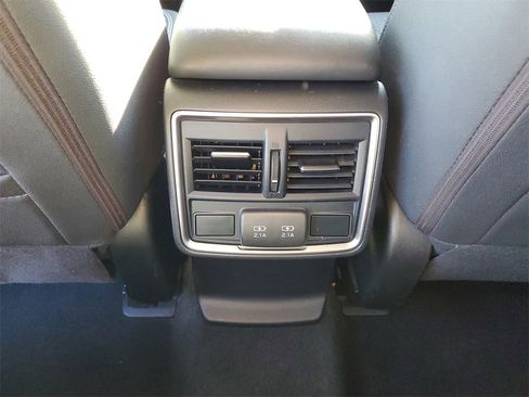 Used 2020 Subaru Forester Premium image 15