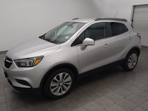 Used 2018 Buick Encore Preferred FWD image 2