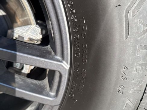 Used 2025 GMC Acadia Elevation image 36