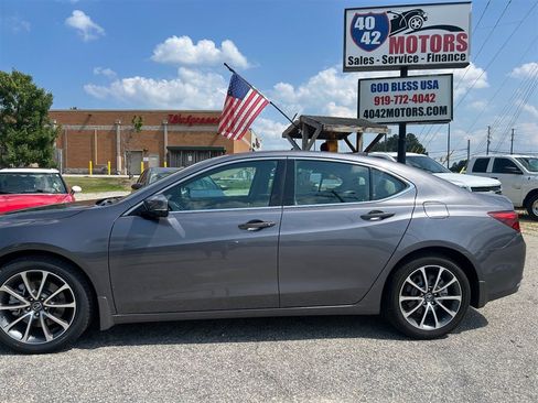 Used 2017 Acura TLX w/ Technology Package FWD image 2