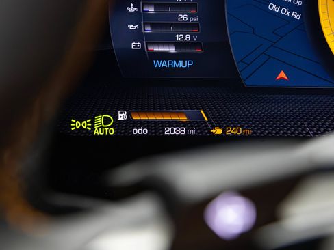 Certified 2025 Ferrari Roma Spider RWD image 25