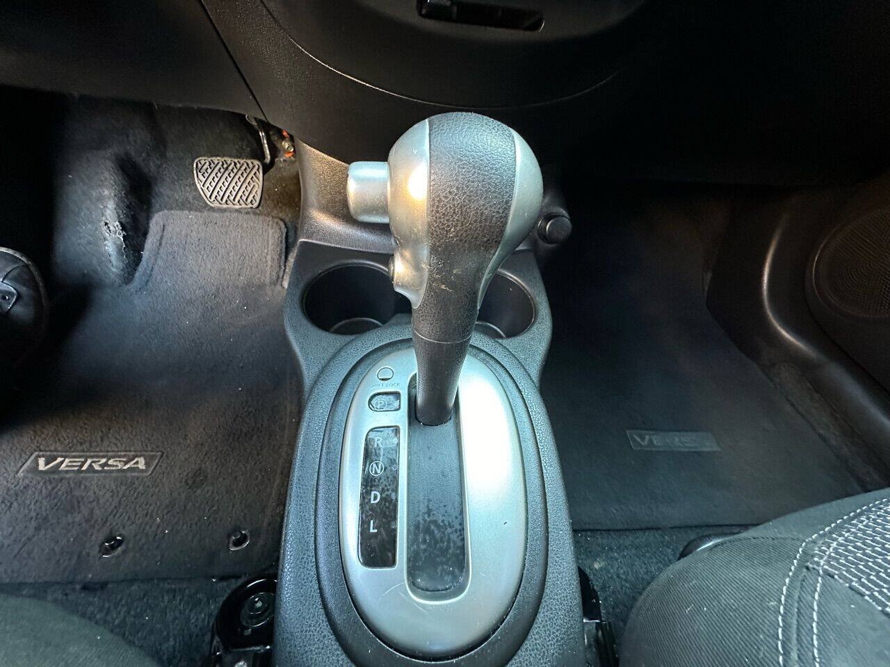 Used 2018 Nissan Versa SV FWD image 16