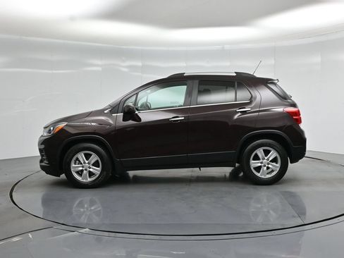 Used 2020 Chevrolet Trax LT w/ LT Convenience Package FWD image 24
