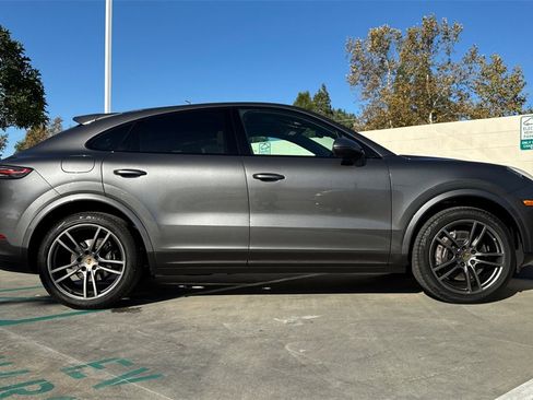 Used 2021 Porsche Cayenne Coupe image 6