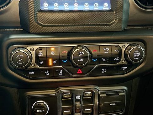 Used 2019 Jeep Wrangler Unlimited Sport S image 16