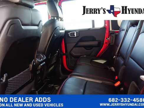 Used 2025 Jeep Wrangler Unlimited Rubicon AWD/4WD image 20