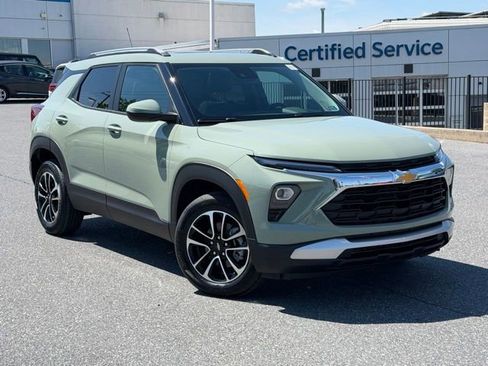 New 2026 Chevrolet TrailBlazer LT w/ Convenience Package AWD/4WD image 1